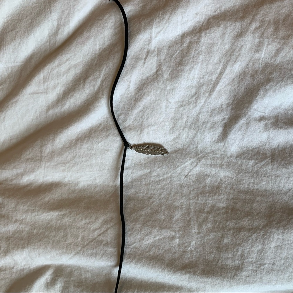 Feather on Leather Neckless